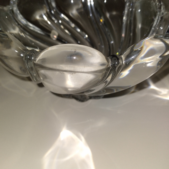 Small glass swirl bowl - Picture 7 of 7